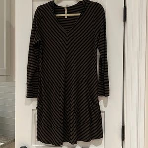 Comfy USA hooded, flowy top